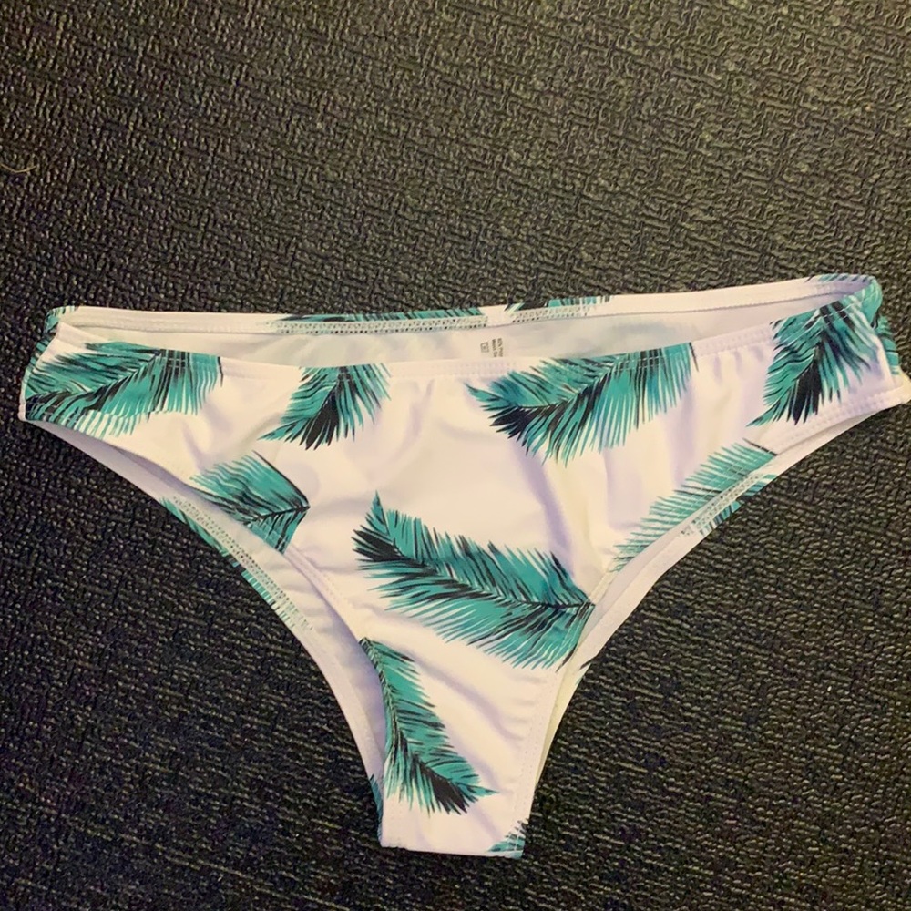 SHEIN never worn white and green bikini bottoms
